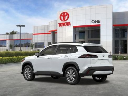 New 2026 Toyota Corolla Cross LE w/ Moonroof Package image 7