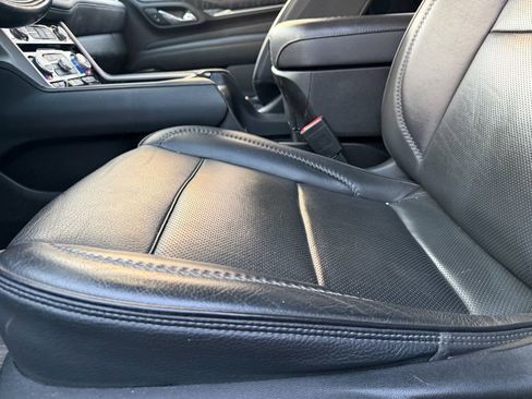 Used 2021 GMC Yukon Denali w/ Denali Premium Package image 11