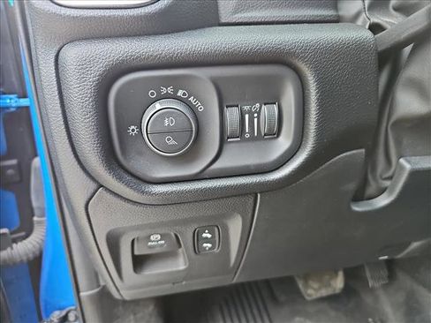 Used 2022 RAM 1500 Laramie w/ Sport Appearance Package image 18