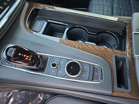 Used 2023 Cadillac Escalade Sport Platinum RWD image 28