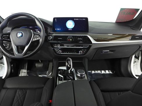 Certified 2023 BMW 530e 530e iPerformance w/ Convenience Package image 24