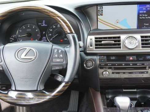 Used 2017 Lexus LS 460 image 27