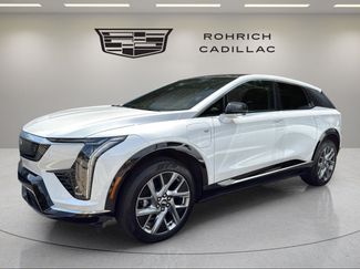 Certified 2025 Cadillac Optiq Luxury 2 w/ LPO, Floor Liner Package AWD/4WD 360° Tour