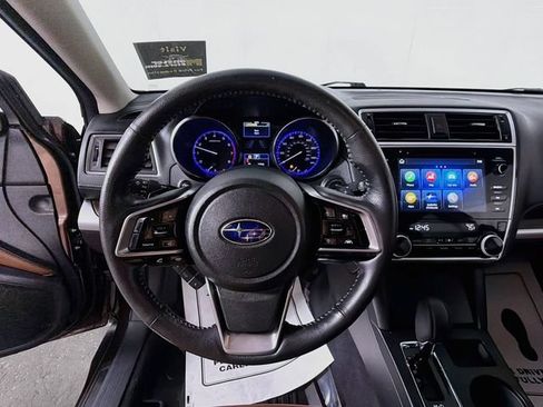 Used 2019 Subaru Outback 2.5i Touring AWD/4WD image 11