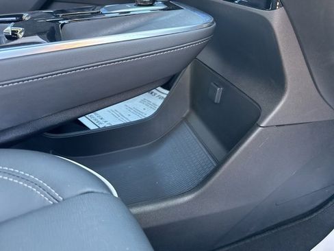 Certified 2025 Buick Enclave Preferred image 23