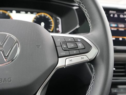 Used 2022 Volkswagen Taos SEL image 25