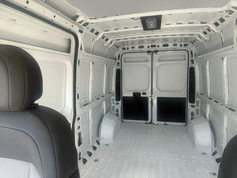 Used 2026 RAM ProMaster 2500 w/ Convenience Group FWD image 13