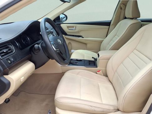 Used 2017 Toyota Camry XLE FWD image 9