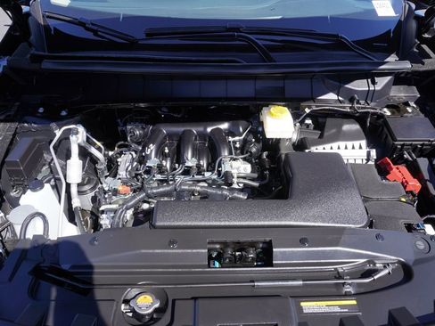 New 2025 Nissan Pathfinder SV image 7