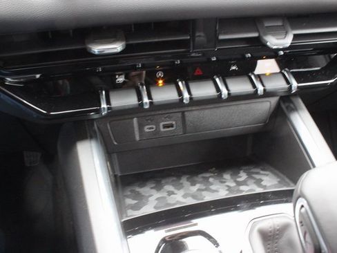 New 2025 GMC Canyon Elevation w/ Convenience Package image 41