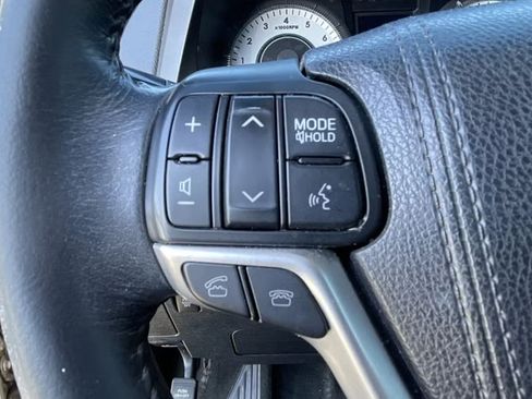 Used 2015 Toyota Sienna SE FWD image 16