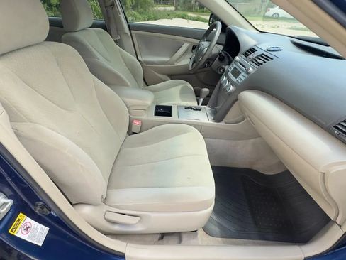 Used 2009 Toyota Camry LE FWD image 10