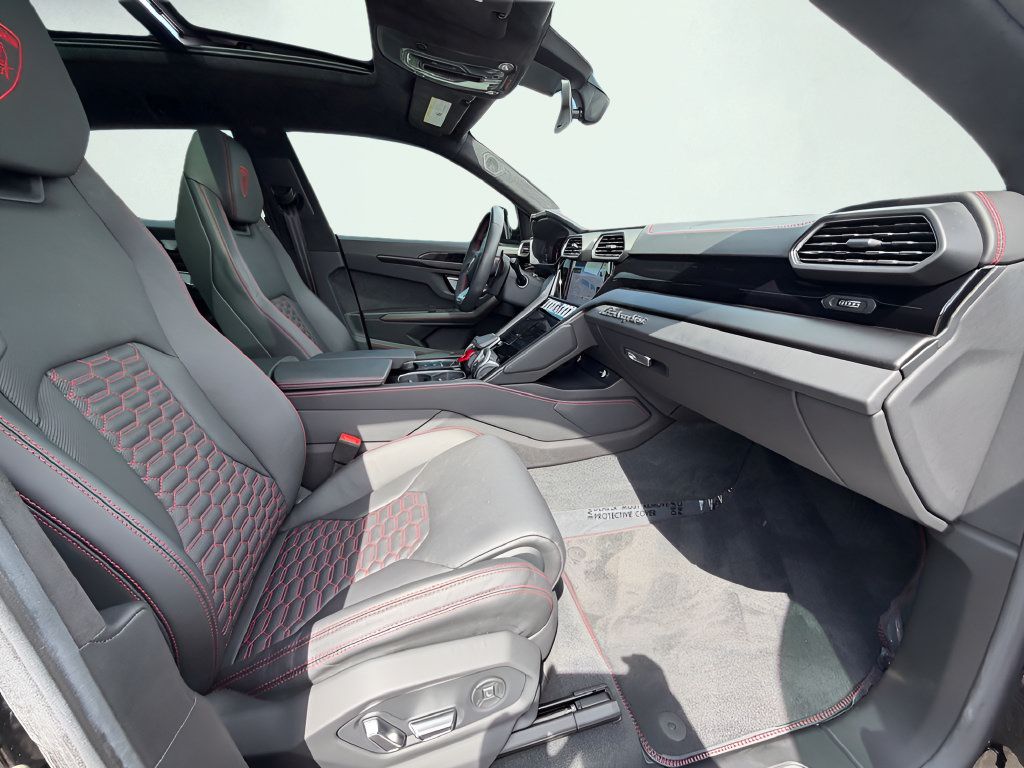 Used 2021 Lamborghini Urus AWD/4WD image 34