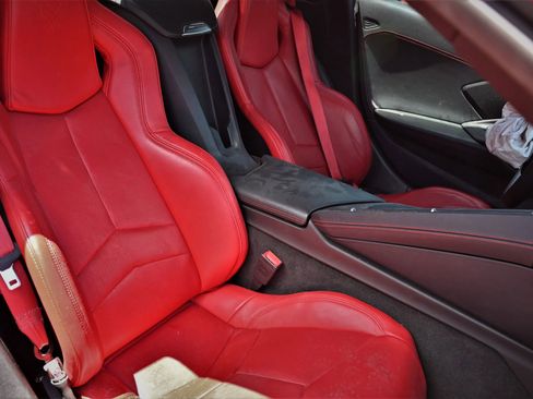 Used 2022 Chevrolet Corvette Stingray Convertible w/ Z51 Performance Package RWD image 17