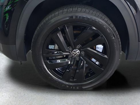 Used 2022 Volkswagen Atlas Cross Sport SE w/ Panoramic Sunroof Package image 9