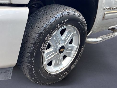 Used 2009 Chevrolet Silverado 1500 LT AWD/4WD image 10