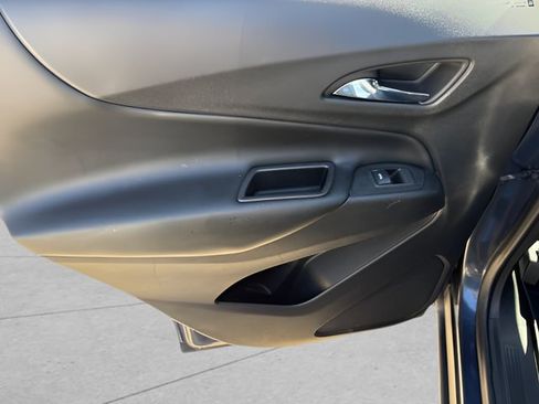 Used 2018 Chevrolet Equinox LT FWD image 43