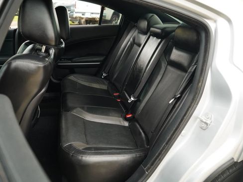 Used 2020 Dodge Charger SXT w/ Leather Interior Group RWD image 9