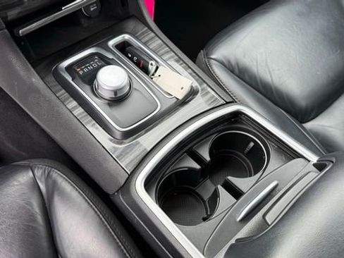 Used 2022 Chrysler 300 Touring L image 21