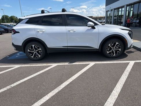 Used 2024 Kia Sportage EX AWD/4WD image 3
