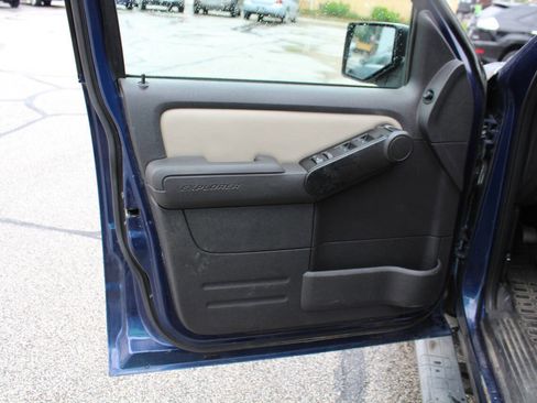 Used 2008 Ford Explorer Sport Trac Limited image 16