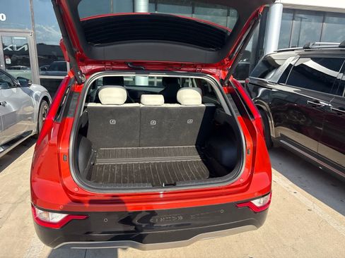 Used 2023 Kia Niro Wind w/ Wind Preserve Package FWD image 11