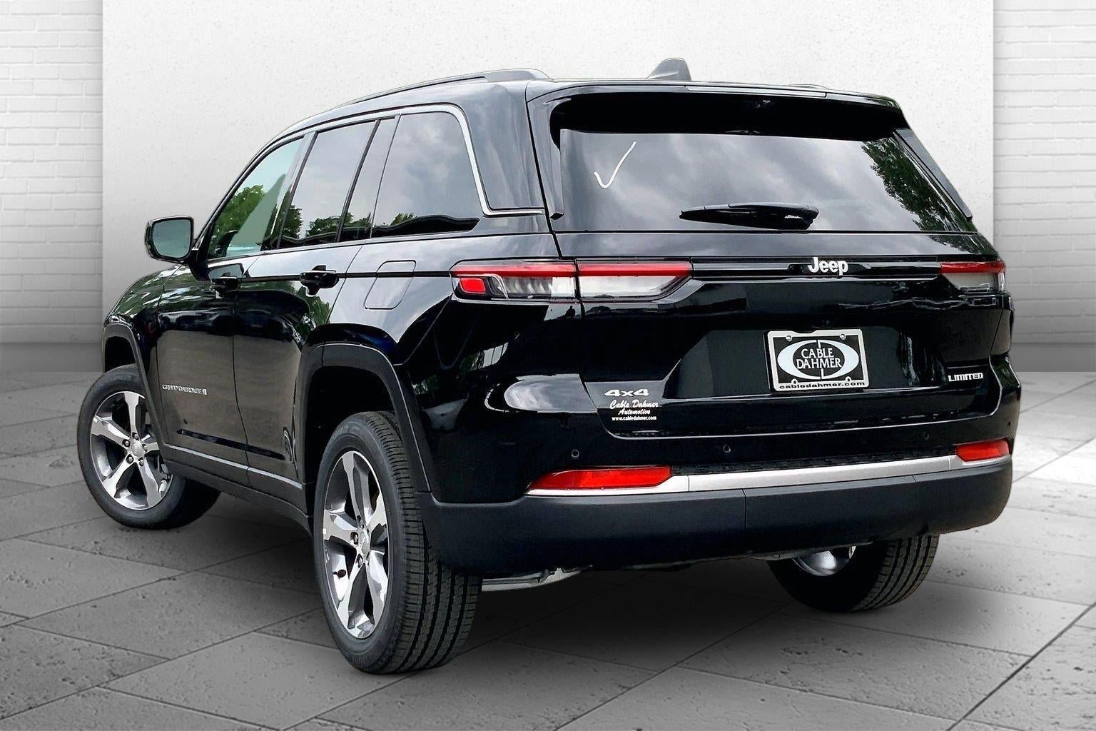 New 2026 Jeep Grand Cherokee Limited w/ Luxury Tech Group II AWD/4WD image 3