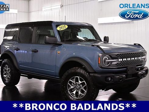 Used 2025 Ford Bronco Badlands image 1