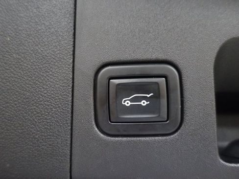 Used 2021 Cadillac XT5 Premium Luxury w/ LPO, Floor Liner Package image 22