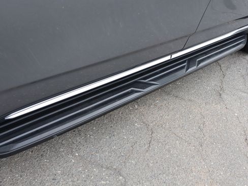 Used 2021 Cadillac Escalade ESV Premium Luxury image 12