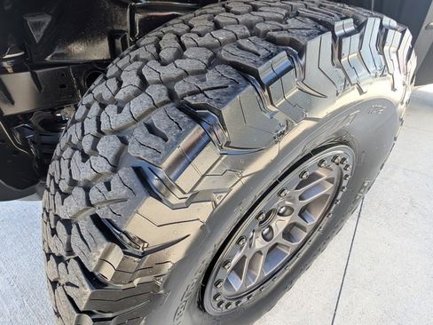 Used 2021 Jeep Wrangler Unlimited Rubicon w/ Xtreme Recon 35" Tire Package image 43