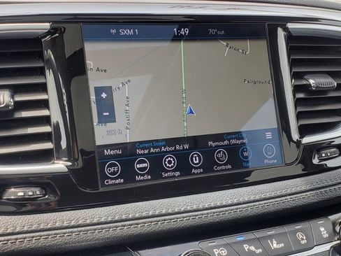 Used 2019 Chrysler Pacifica Limited w/ Tire & Wheel Group FWD image 22