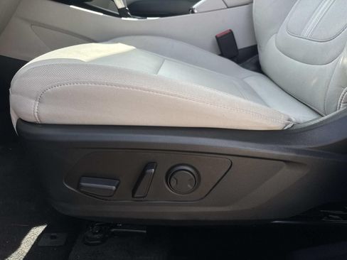 Used 2025 Hyundai Tucson SEL FWD image 16