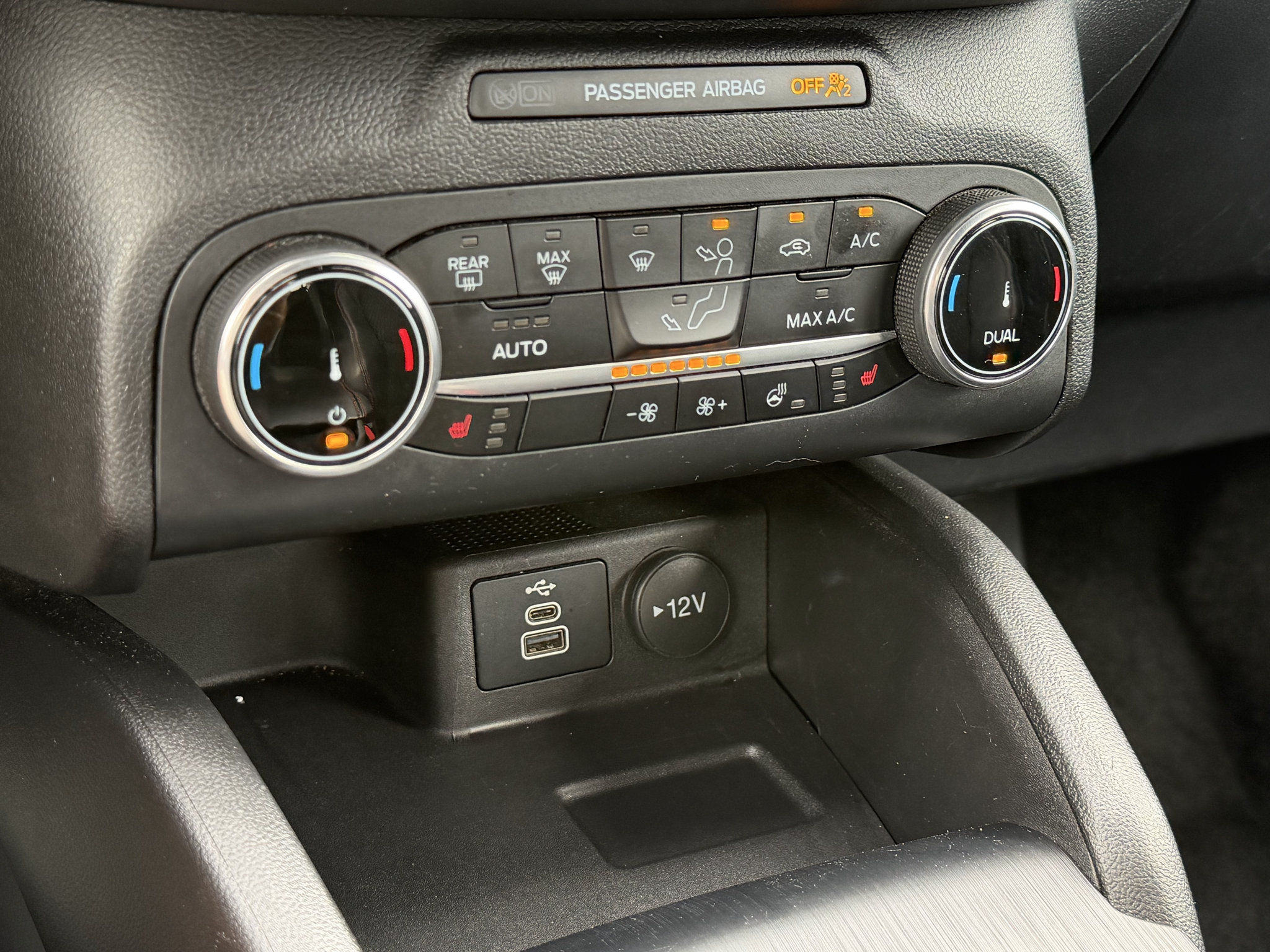 Used 2025 Ford Escape ST-Line Select AWD/4WD image 13
