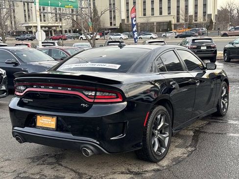 Used 2019 Dodge Charger R/T image 2