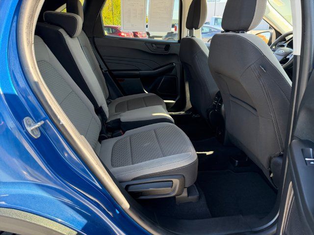 Used 2022 Ford Escape SE w/ Cold Weather Package AWD/4WD image 16