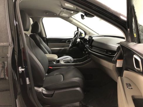 New 2026 Kia Carnival LXS image 12