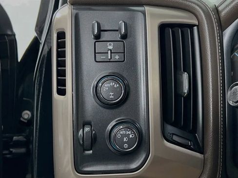 Used 2018 GMC Sierra 1500 Denali w/ Denali Ultimate Package image 11