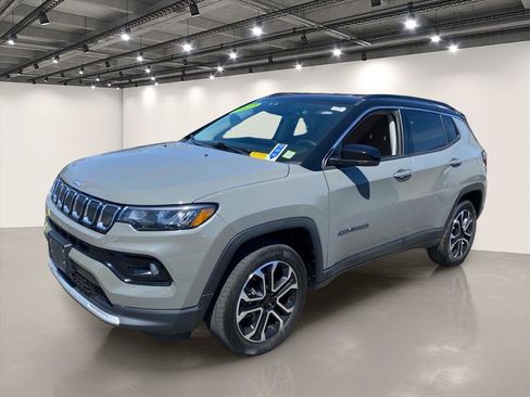 Used 2022 Jeep Compass Limited AWD/4WD image 3