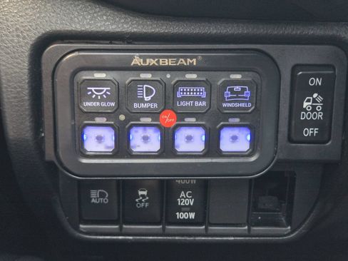 Used 2023 Toyota Tacoma TRD Off-Road AWD/4WD image 31