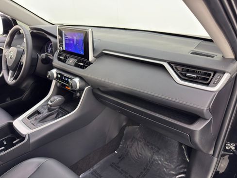 Used 2024 Toyota RAV4 XLE Premium image 14
