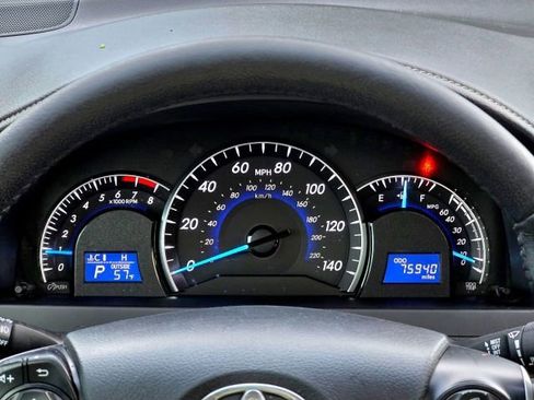 Used 2013 Toyota Camry XLE image 14