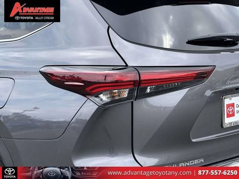 Used 2024 Toyota Highlander Platinum AWD/4WD image 13