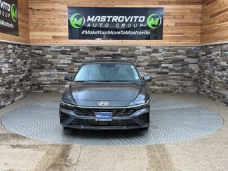Used 2025 Hyundai Elantra Limited FWD video 3