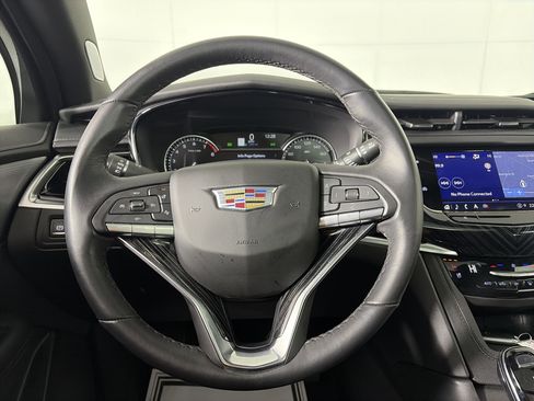 Certified 2025 Cadillac XT6 Premium Luxury image 30
