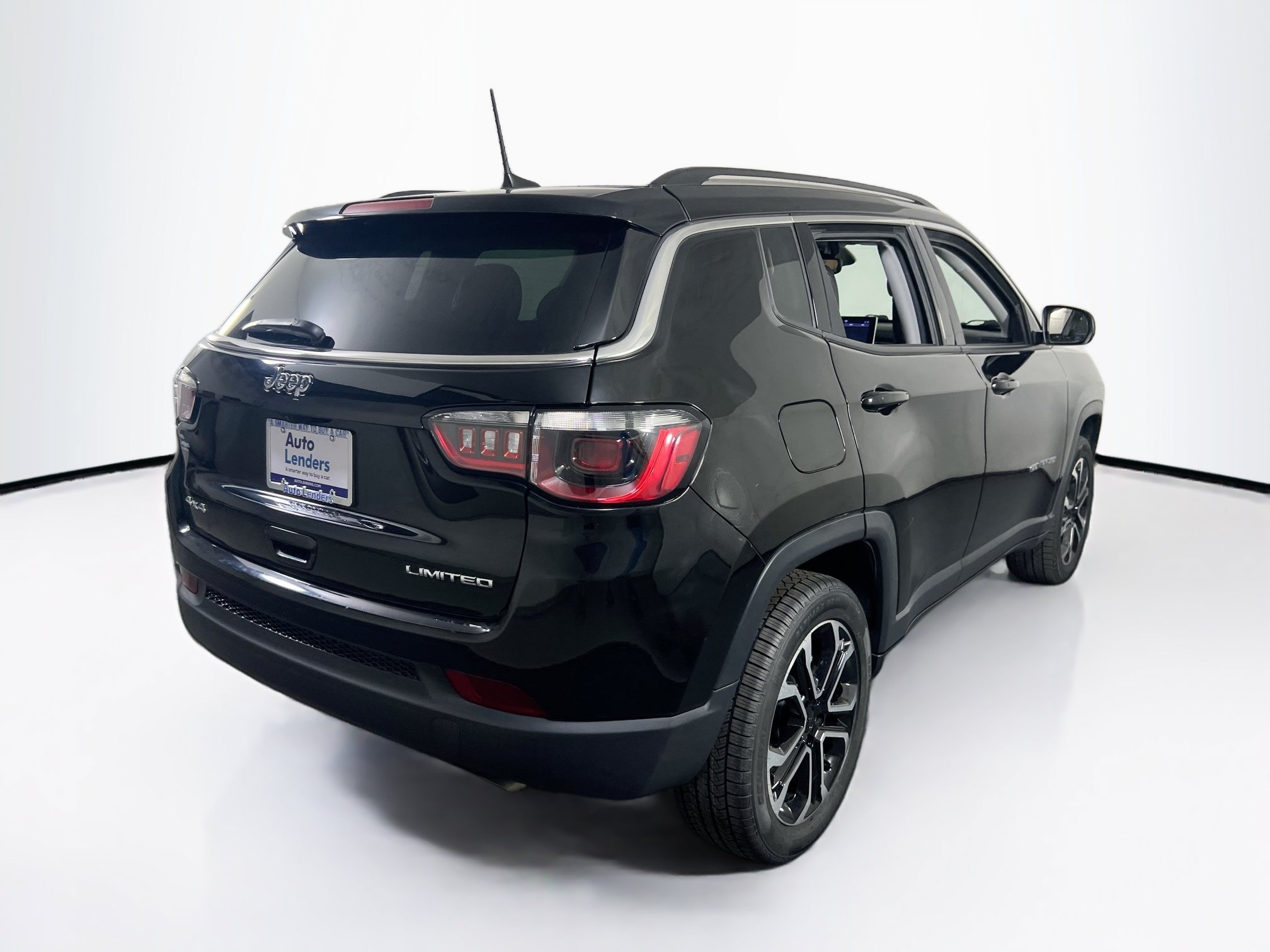 Used 2022 Jeep Compass Limited AWD/4WD image 5