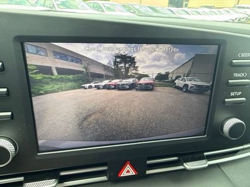 Used 2023 Hyundai Elantra SEL FWD image 8