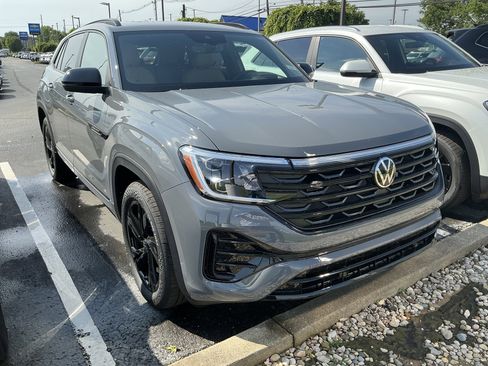 New 2026 Volkswagen Atlas Cross Sport SEL R-Line AWD/4WD image 2