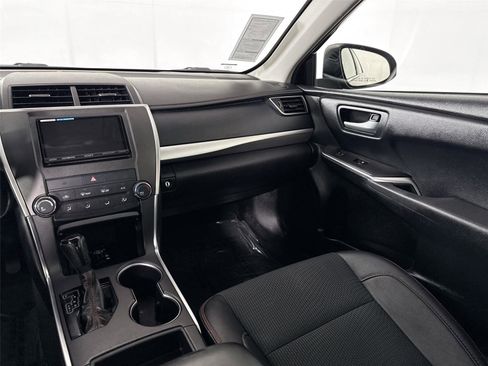 Used 2017 Toyota Camry SE FWD image 26