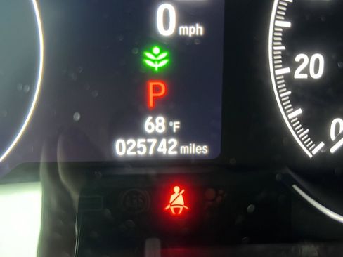 Used 2022 Honda Accord EX-L image 9